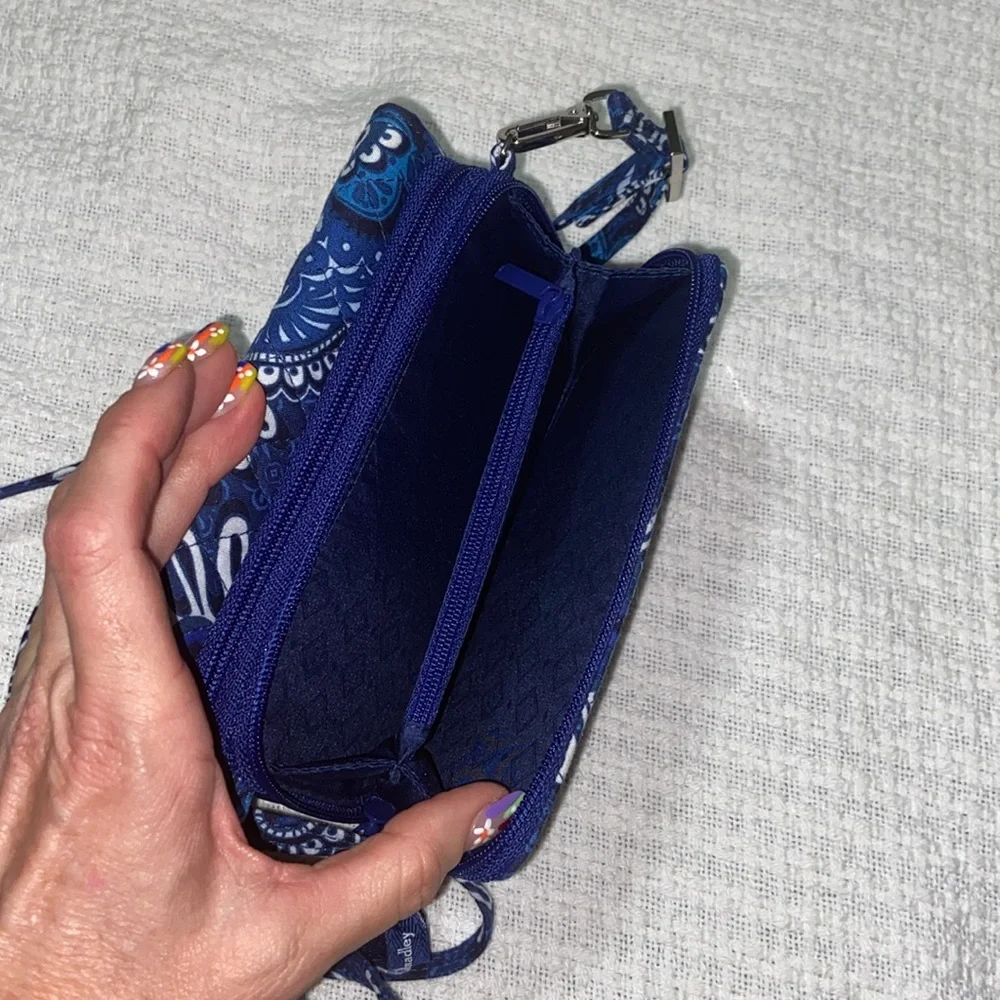Like new Vera Bradley floral 3-in-1 Crossbody